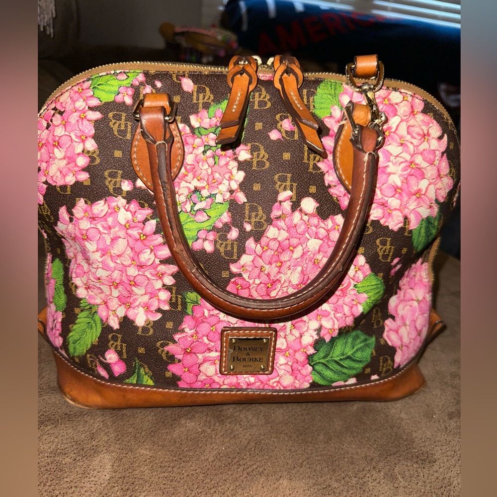 Dooney & Bourke shoulder bag